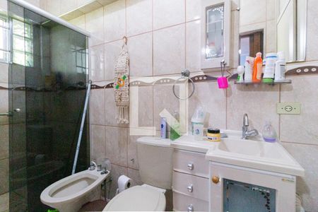 Casa à venda com 250m², 3 quartos e 2 vagasBanheiro da suíte