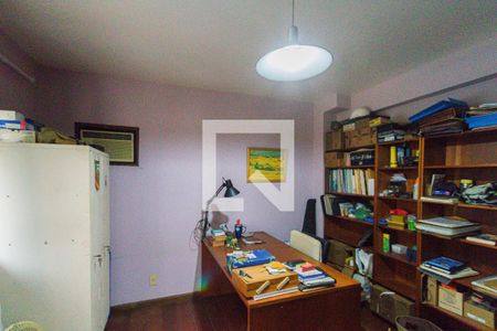 Casa à venda com 600m², 6 quartos e 3 vagas Casa à venda com 600m², 6 quartos e 3 vagasQuarto 2