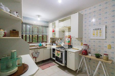 Casa à venda com 600m², 6 quartos e 3 vagas Casa à venda com 600m², 6 quartos e 3 vagasCozinha