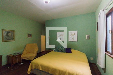 Casa à venda com 600m², 6 quartos e 3 vagas Casa à venda com 600m², 6 quartos e 3 vagasQuarto 6 - Suíte