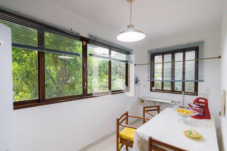 Casa à venda com 600m², 6 quartos e 3 vagas Casa à venda com 600m², 6 quartos e 3 vagasCopa
