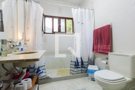 Casa à venda com 600m², 6 quartos e 3 vagas Casa à venda com 600m², 6 quartos e 3 vagasBanheiro Social
