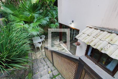 Casa à venda com 600m², 6 quartos e 3 vagas Casa à venda com 600m², 6 quartos e 3 vagasÁrea Externa