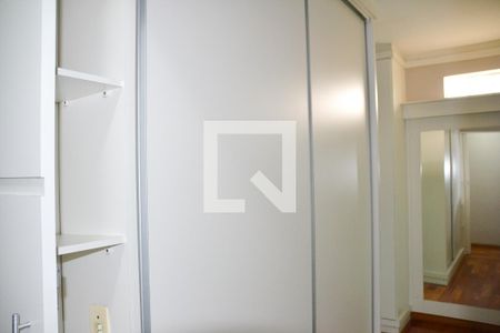 Casa à venda com 250m², 4 quartos e 4 vagas Casa à venda com 250m², 4 quartos e 4 vagasQuarto 2