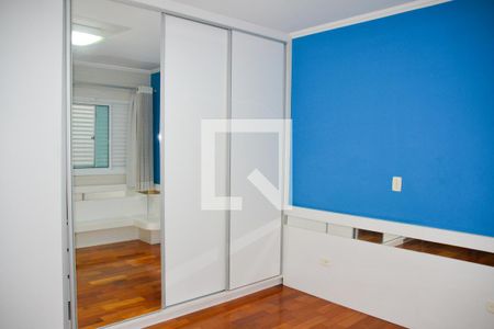 Casa à venda com 250m², 4 quartos e 4 vagas Casa à venda com 250m², 4 quartos e 4 vagasQuarto 2