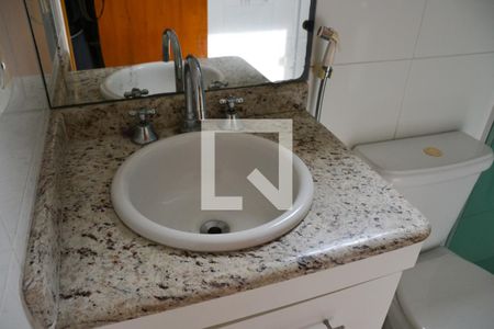 Casa à venda com 250m², 4 quartos e 4 vagas Casa à venda com 250m², 4 quartos e 4 vagasBanheiro 2