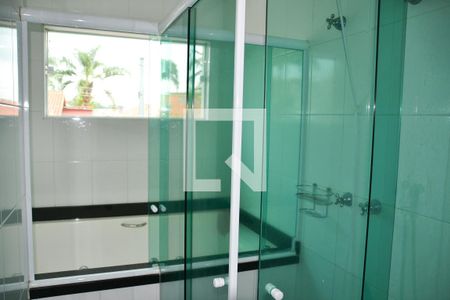 Casa à venda com 250m², 4 quartos e 4 vagas Casa à venda com 250m², 4 quartos e 4 vagasBanheiro 1