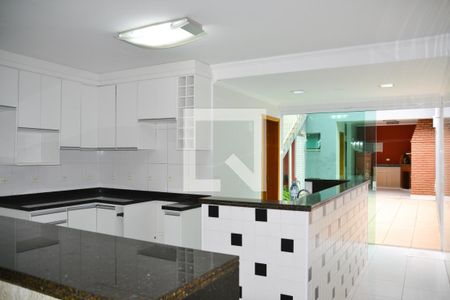 Casa à venda com 250m², 4 quartos e 4 vagas Casa à venda com 250m², 4 quartos e 4 vagasCozinha