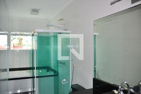 Casa à venda com 250m², 4 quartos e 4 vagas Casa à venda com 250m², 4 quartos e 4 vagasBanheiro 1