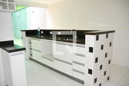 Casa à venda com 250m², 4 quartos e 4 vagas Casa à venda com 250m², 4 quartos e 4 vagasCozinha