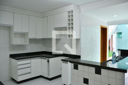 Casa à venda com 250m², 4 quartos e 4 vagas Casa à venda com 250m², 4 quartos e 4 vagasCozinha