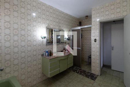 Casa à venda com 350m², 5 quartos e 4 vagasBanheiro da Suíte