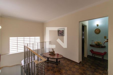 Casa à venda com 350m², 5 quartos e 4 vagasHall da escada