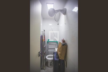 Apartamento à venda com 75m², 2 quartos e 1 vaga Apartamento à venda com 75m², 2 quartos e 1 vagaBanheiro de Serviço