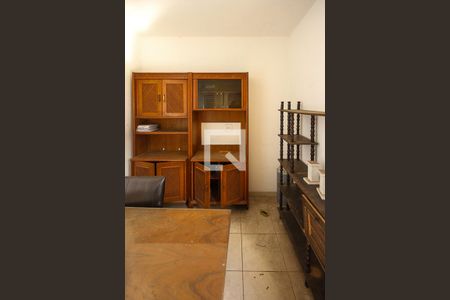 Casa à venda com 510m², 3 quartos e 3 vagas Casa à venda com 510m², 3 quartos e 3 vagasEscritório