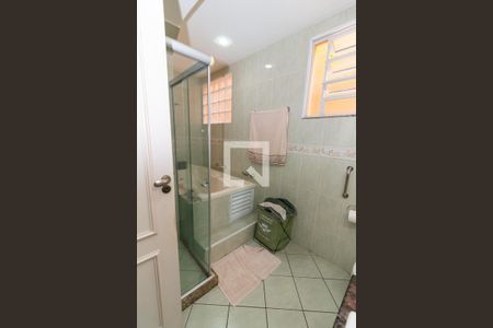 Casa à venda com 216m², 3 quartos e 2 vagasBanheiro da Suíte