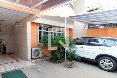 Casa à venda com 216m², 3 quartos e 2 vagasGaragem