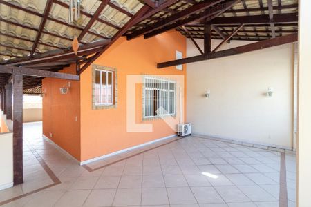 Casa à venda com 216m², 3 quartos e 2 vagasVaranda superior