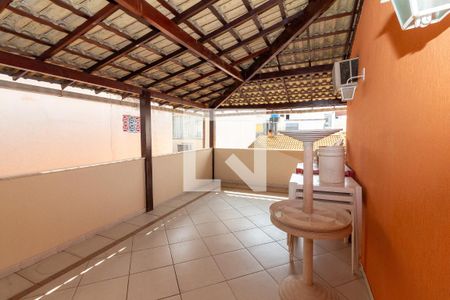 Casa à venda com 216m², 3 quartos e 2 vagasVaranda superior
