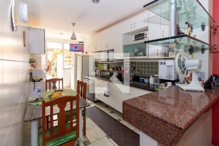 Casa à venda com 216m², 3 quartos e 2 vagasCozinha