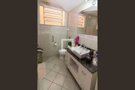 Casa à venda com 216m², 3 quartos e 2 vagasBanheiro da Suíte