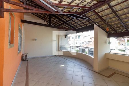 Casa à venda com 216m², 3 quartos e 2 vagasVaranda superior