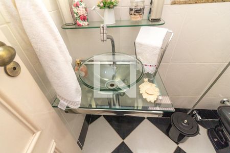 Casa à venda com 216m², 3 quartos e 2 vagasLavabo