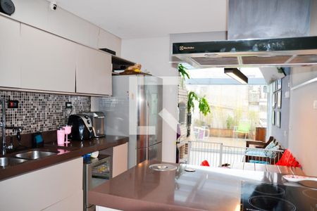 Apartamento à venda com 184m², 2 quartos e 2 vagasCozinha