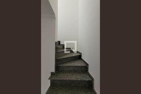 Apartamento à venda com 84m², 2 quartos e 1 vagaEscada