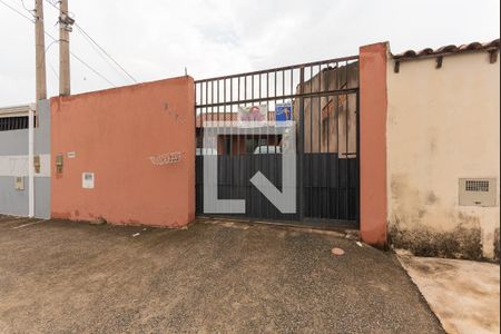 Casa à venda com 96m², 3 quartos e 3 vagas Casa à venda com 96m², 3 quartos e 3 vagasFachada