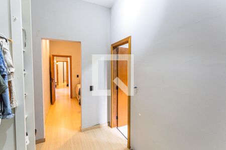 Casa à venda com 129m², 3 quartos e 2 vagas Casa à venda com 129m², 3 quartos e 2 vagasCloset da Suíte
