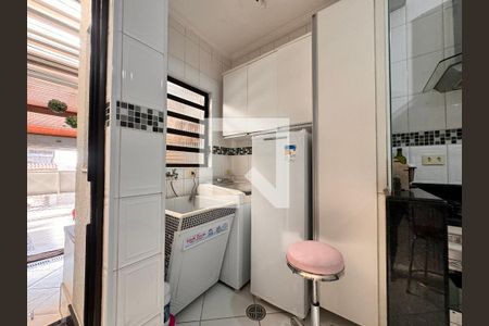 Casa à venda com 140m², 3 quartos e 2 vagas Casa à venda com 140m², 3 quartos e 2 vagasLavanderia