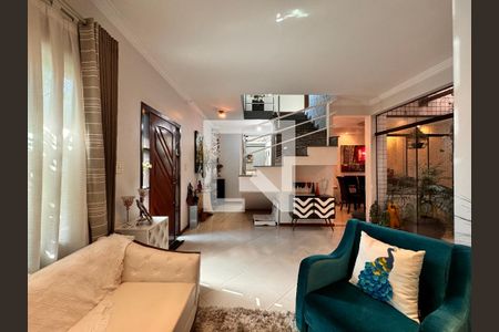 Casa à venda com 140m², 3 quartos e 2 vagas Casa à venda com 140m², 3 quartos e 2 vagasSala
