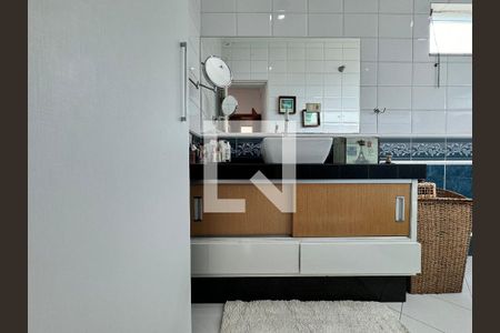 Casa à venda com 140m², 3 quartos e 2 vagas Casa à venda com 140m², 3 quartos e 2 vagasBanheiro da Suíte