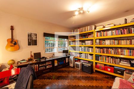 Casa à venda com 290m², 4 quartos e 2 vagas Casa à venda com 290m², 4 quartos e 2 vagasQuarto 4