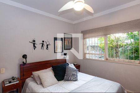 Casa à venda com 290m², 4 quartos e 2 vagas Casa à venda com 290m², 4 quartos e 2 vagasQuarto 1 Suíte