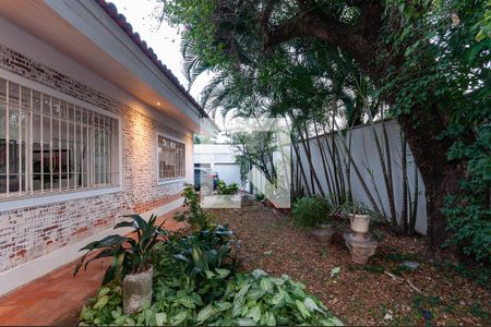 Casa à venda com 290m², 4 quartos e 2 vagas Casa à venda com 290m², 4 quartos e 2 vagasJardim