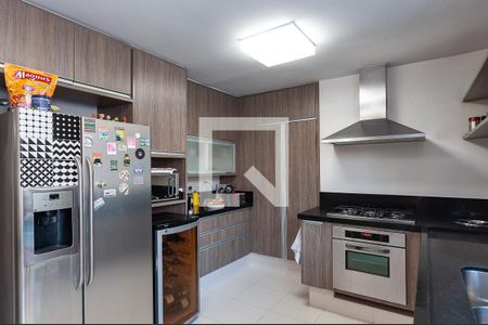 Casa à venda com 290m², 4 quartos e 2 vagas Casa à venda com 290m², 4 quartos e 2 vagasCozinha Americana