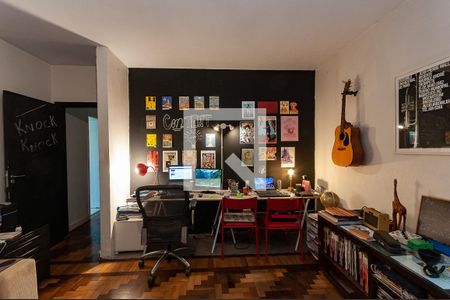 Casa à venda com 290m², 4 quartos e 2 vagas Casa à venda com 290m², 4 quartos e 2 vagasQuarto 4