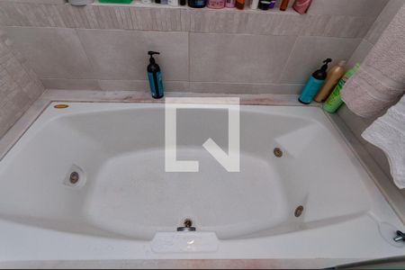 Casa à venda com 290m², 4 quartos e 2 vagas Casa à venda com 290m², 4 quartos e 2 vagasBanheiro do quarto 1 Suíte