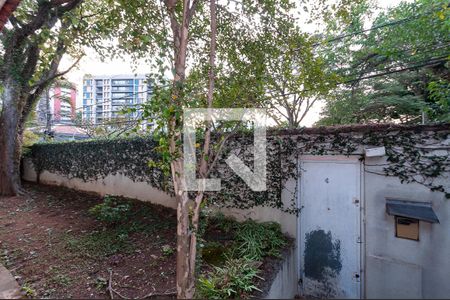 Casa à venda com 290m², 4 quartos e 2 vagas Casa à venda com 290m², 4 quartos e 2 vagasQuintal entrada de serviço