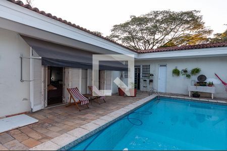 Casa à venda com 290m², 4 quartos e 2 vagas Casa à venda com 290m², 4 quartos e 2 vagasPiscina