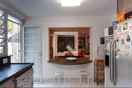 Casa à venda com 290m², 4 quartos e 2 vagas Casa à venda com 290m², 4 quartos e 2 vagasCozinha Americana