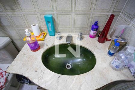 Casa à venda com 212m², 4 quartos e 3 vagasBanheiro Social