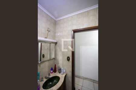 Casa à venda com 212m², 4 quartos e 3 vagasBanheiro Social