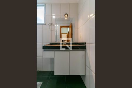 Apartamento à venda com 180m², 3 quartos e 2 vagasBanheiro 2