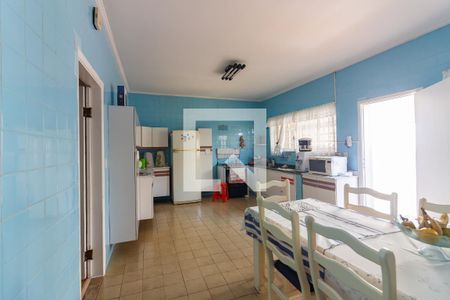 Casa à venda com 350m², 6 quartos e 6 vagas Casa à venda com 350m², 6 quartos e 6 vagasCozinha 2