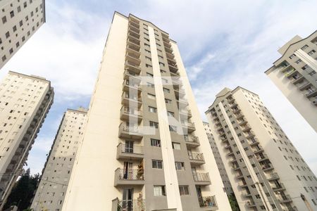 Apartamento para alugar com 62m², 2 quartos e 1 vaga Apartamento para alugar com 62m², 2 quartos e 1 vagaFachada