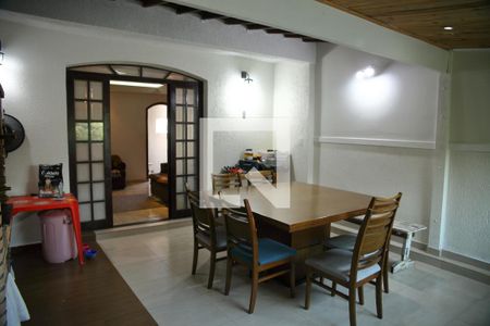 Casa à venda com 300m², 5 quartos e 2 vagasEdícula