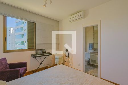 Apartamento à venda com 278m², 4 quartos e 4 vagasSuíte 2